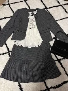 レディーススーツ　美品
