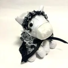 アイドルホース　服　マント　ドレス　ヘッドドレス　ぬい服　競馬　黒　白　リボン