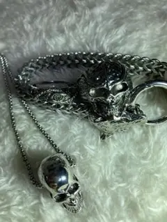スカルデザインリング・ネックレスセット　ウルフブレスレット　骸骨　　Ｎ