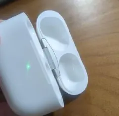 美品　正規品　AirPodsPro第1世代充電ケースのみA2190