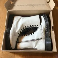 最終値下げ　Dr. Martens ホワイトブーツ