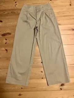 UNIQLO ベージュ ワイドパンツ ウエスト61cm