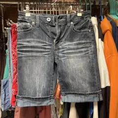 刺繍入りダークデニムショートパンツ