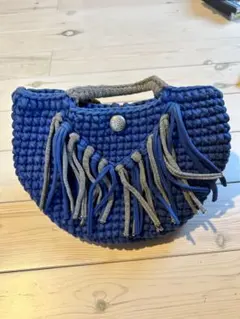 Item thumbnail for item e3892d1b-f969-4e40-a6c4-b0e35f8f4a1d