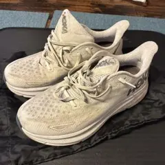 ホカオネオネ　クリフトン9