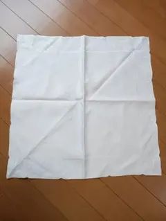 ホワイト 刺繍入り テーブルクロスのサムネイル
