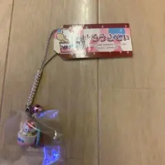 【レア】ご当地キティ　アイスクリーム　ハローキティ　根付