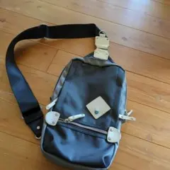 ボディバッグ