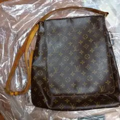 Item thumbnail for item 7f21c85b-cbe3-4d73-bd27-5fd2382cedd6