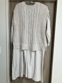 ケーブルニットベスト