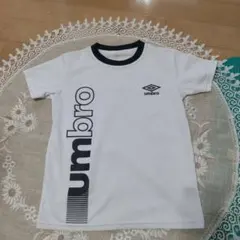 umbro ホワイト Tシャツ ネイビー襟　150cm