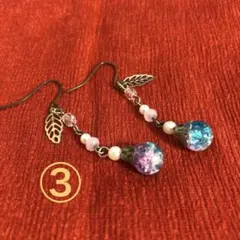 ハンドメイド 青紫色ビーズピアス