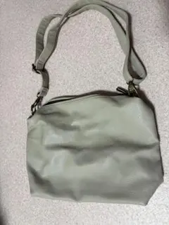 新品ホワイトグレーショルダーバッグ