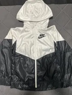 Nike フード付きジャケット ホワイト/ブラック