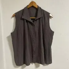 H.ダークブラウン ノースリーブシャツ 婦人服