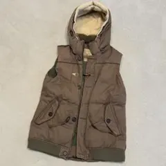 Bershka フード付きダウンベスト