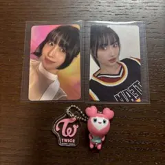 TWICE モモ　キーホルダーとトレカセット