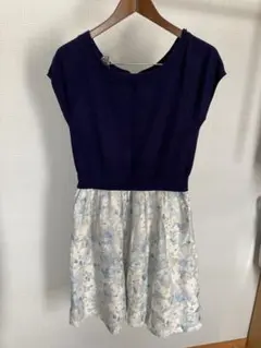 ワンピース　ドッキング　ニット　花柄　フレア　ネイビー