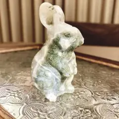 モスアゲート　うさぎ　カービング　ジオード　天然石