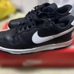 NIKE スニーカー　ブラック ホワイト