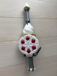 仮面ライダーガヴ　DXガヴホイッピア＆ケーキングゴチゾウ