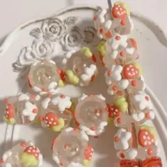 アクリルビーズ　16mm 手書き　手描き　ペイント　いちご　苺　花　ハート　夜光