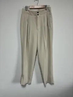 Spick&Span ホワイトベージュ 裾スリットスラックス パンツ