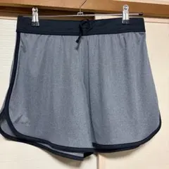 Under Armour グレー ショートパンツ レディース　LGサイズ