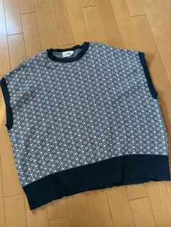 スピンズ購入　綿ニットベスト　深緑