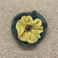 ブローチ　花モチーフ　ハンドメイド