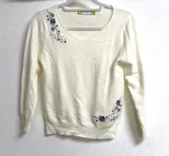 ジャイロ アイボリー Vネック刺繍ニット