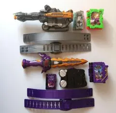 仮面ライダーセイバー ドライバーエンブレムDXジャオウD·ライドブック