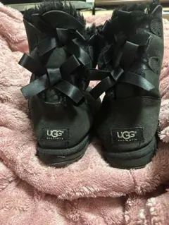 UGG ブラック リボン付き ムートンブーツ