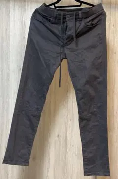 ユニクロ　ウルトラストレッチジーンズ　Mサイズ　グレー