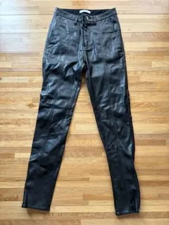 CINOH 黒レザーパンツ