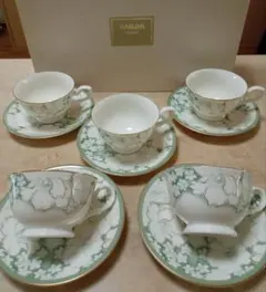 ナルミ　ボーンチャイナ　ティーカップ＆ソーサー5客　花柄　緑と白　金縁　難有り