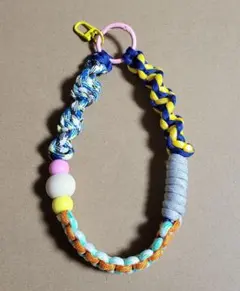 ハンドストラップ　パラコード　ハンドメイド