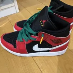 NIKE AIR JORDAN 1 MID ブラック レッド スニーカーのサムネイル
