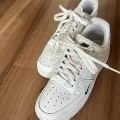NIKE AIR FORCE 1 ホワイト スニーカー