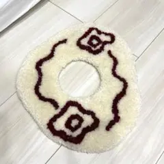 Pretzel rug タフティングラグ - メルカリ