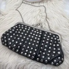 スタッズ付きブラッククラッチバッグ