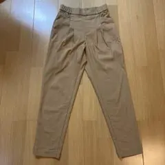 ベルメゾン　座(THE)パンツ ベージュ Sサイズのサムネイル