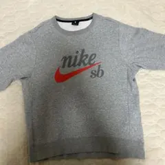 Nike SB グレー クルーネック トレーナー