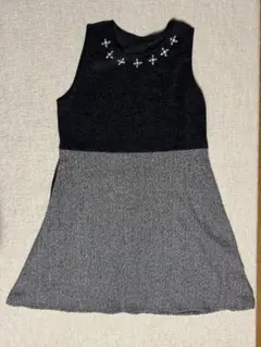 ノースリーブひざ丈ワンピース 黒と白　M〜L