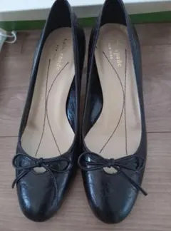 【美品】Kate spade パンプス 22cm ブラックレザー フォーマルのサムネイル