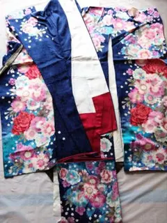 【美品・フルセット】振袖＋帯＋長襦袢＋小物＋着物バッグ付き（赤）