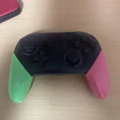 Nintendo Switch コントローラー 緑とピンク