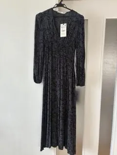 ZARA 花柄 シャーリングワンピース 長袖 ブラック