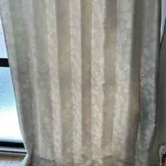 クリーム色 花柄カーテン