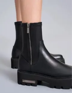 【12/5 12:00まで値下げ】サイドジッパー付きブラックブーツ